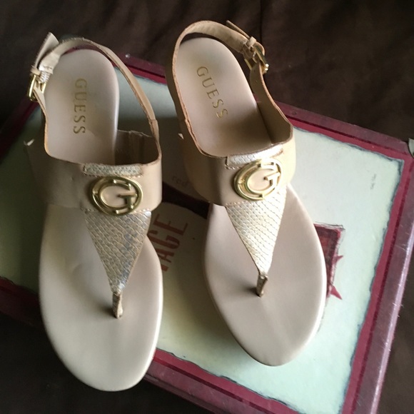 Guess - Picture 2 of 3